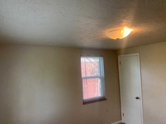 Building Photo - 4385 Coleridge St