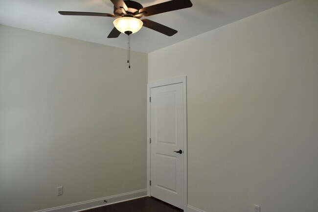 Building Photo - Townhouse for Rent in Hixson