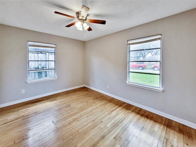 Building Photo - 10821 Aldis St