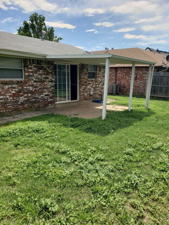 Building Photo - 3Bed/1Bath Home in Moore