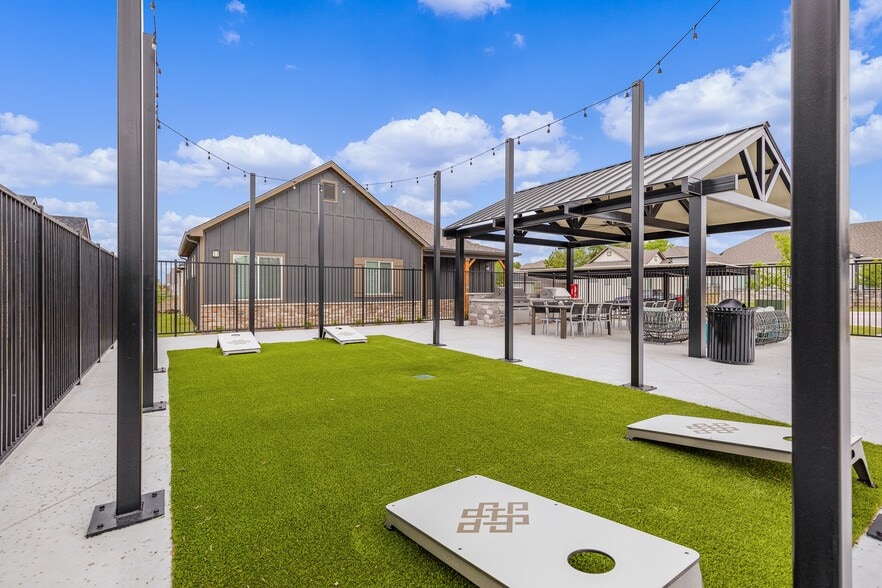 Building Photo - Avilla Railhead