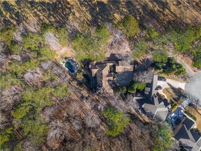 Building Photo - 5041 Towne Lake Hill N