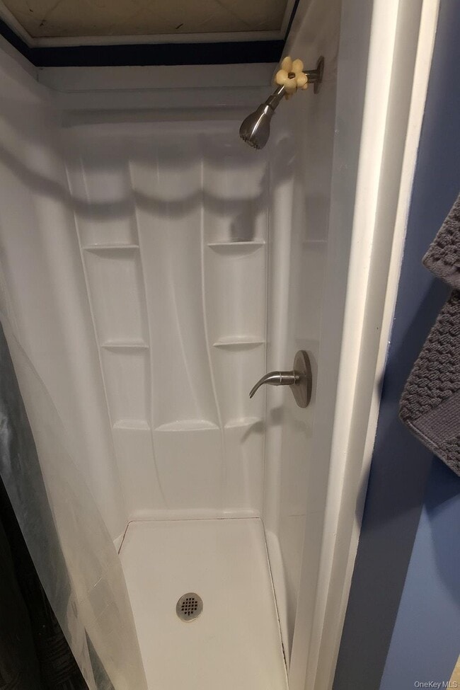 Building Photo - 41 Elizabeth Way