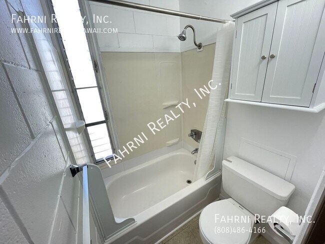 Building Photo - 2509 Ala Wai Blvd