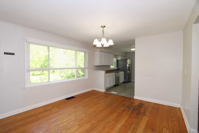 Building Photo - 3 Bed 1 Bath House