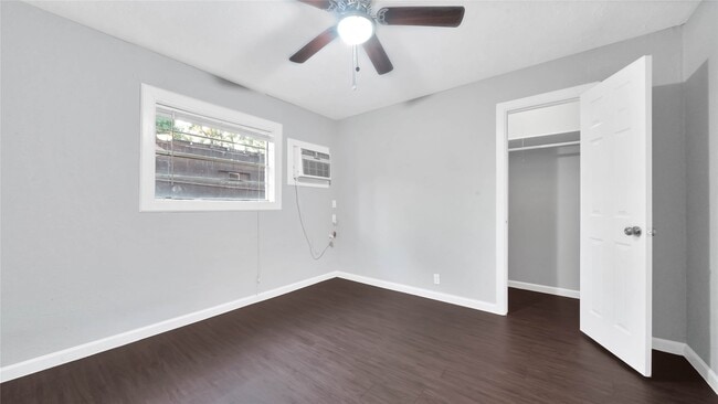 Building Photo - 5532 Eskridge St