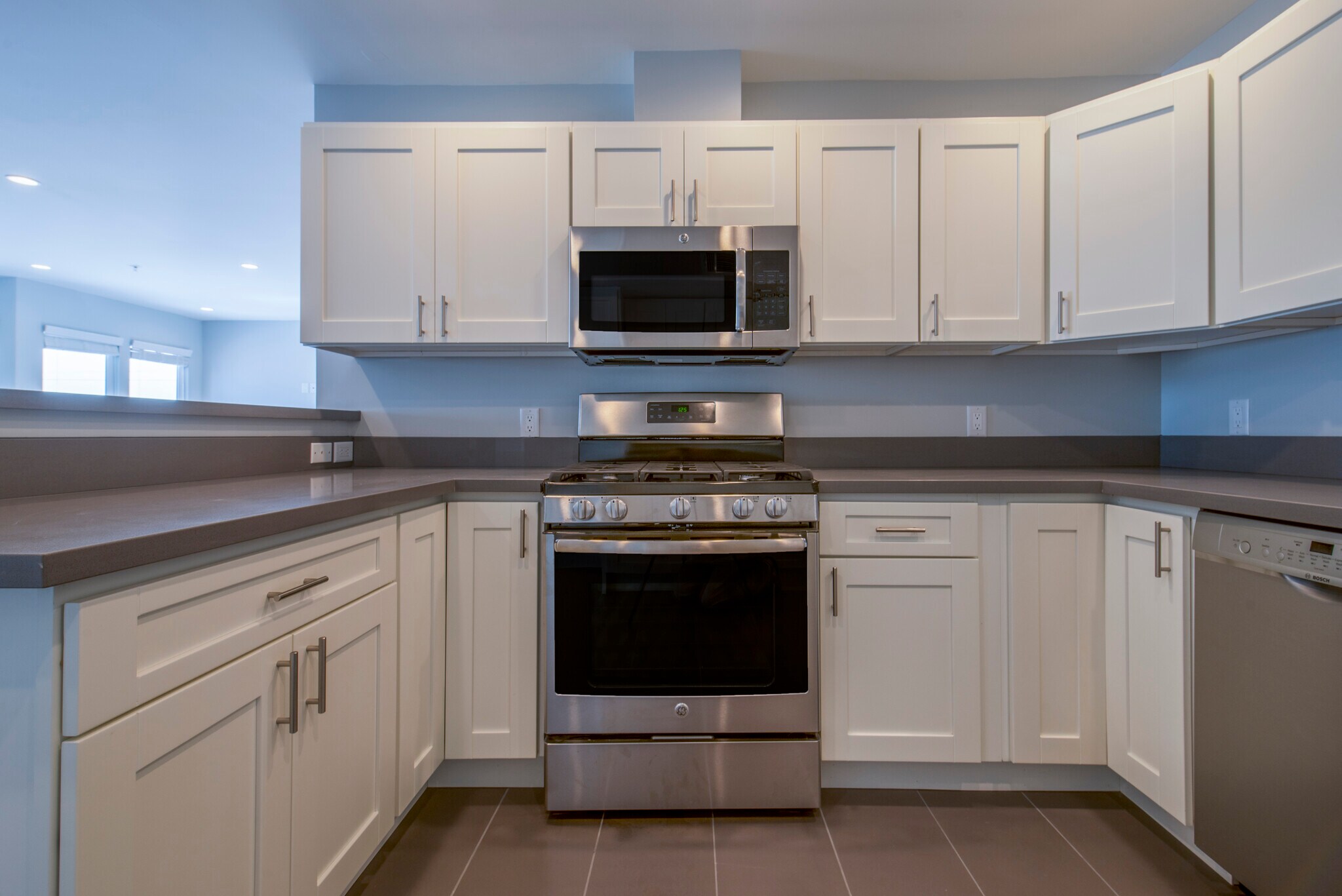 Building Photo - 3965 Carpenter Ave