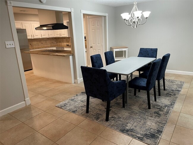 Building Photo - 16007 Mill Point Dr