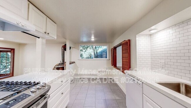 Building Photo - 11 Pedrini Wy