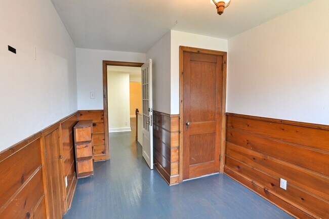 Building Photo - Beautiful Single Family in Bellevue Park