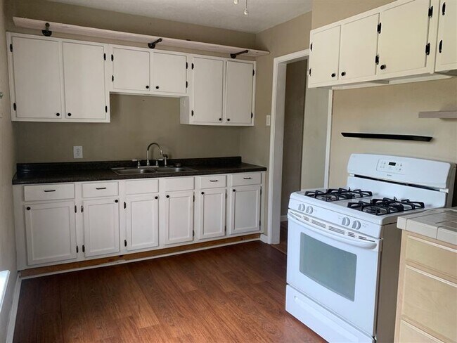 Building Photo - 946 Rickey Dr