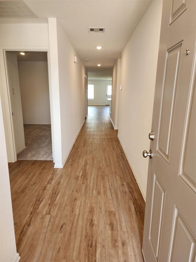 Primary Photo - 1511 Twilight Grn Dr