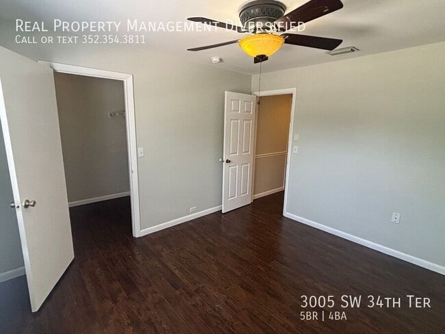 Building Photo - 3005 SW 34th Terrace