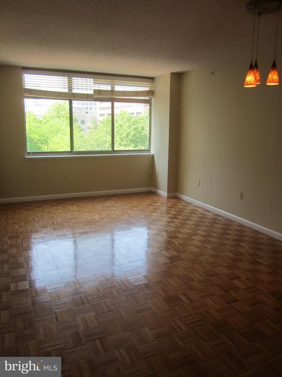 Building Photo - 7111 Woodmont Ave