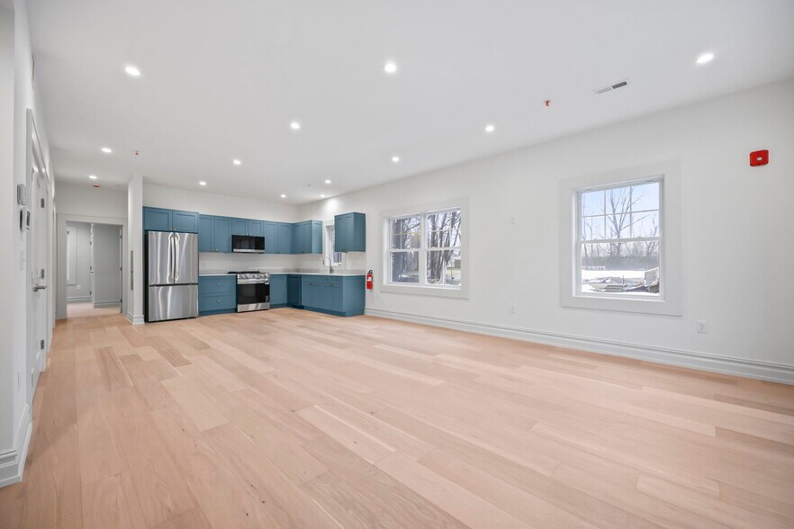 Living Room/Kitchen - 1209 Littleton Rd