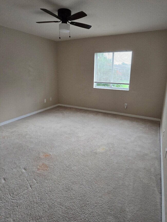 Building Photo - 1999 Newport Isles Blvd