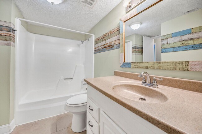 Building Photo - BG0218