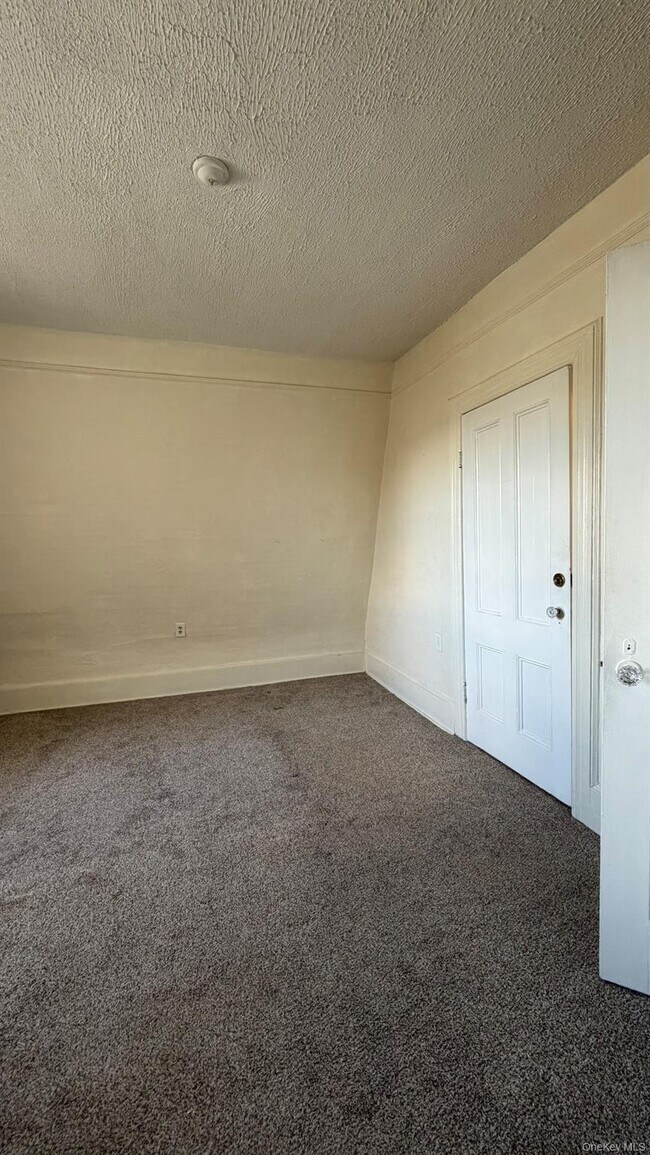 Building Photo - 64 Anstice St