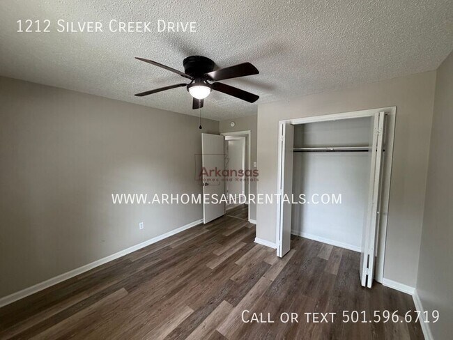 Building Photo - 1212 Silver Creek Dr