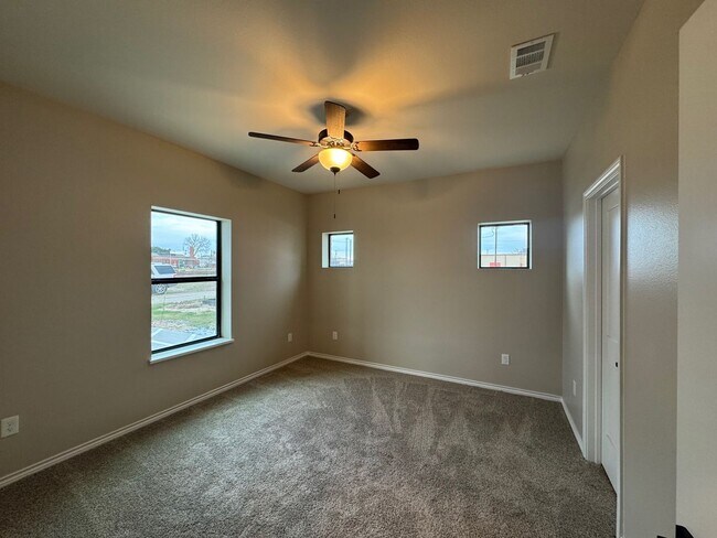 Building Photo - Brand New Apartments!!  2 Bedroom 2 Bath!