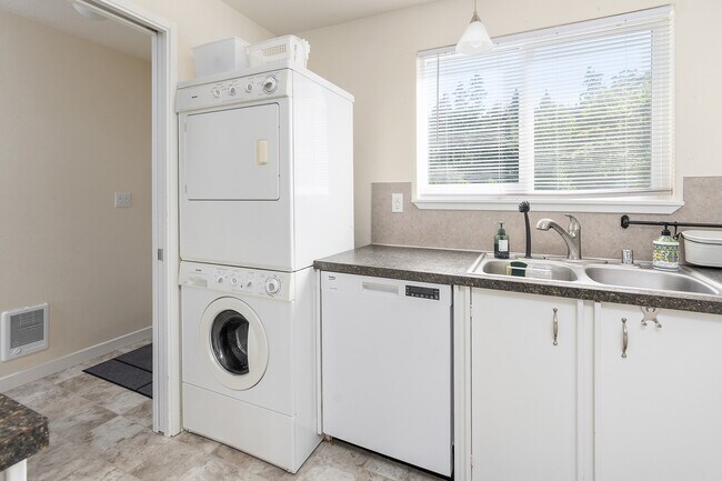 Building Photo - 4918 110th Avenue Ct E