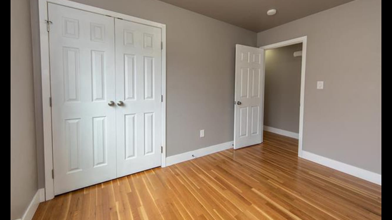 Building Photo - 203 Elmwood Dr
