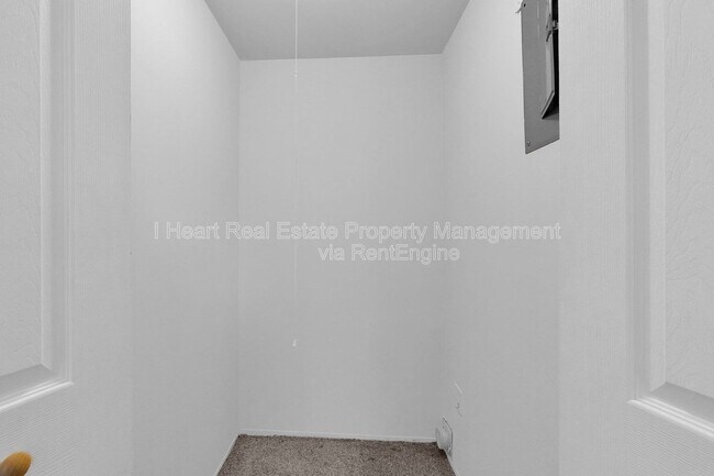 Building Photo - 1386 Rosehill Rd