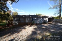 Building Photo - 1212 Beechwood Dr