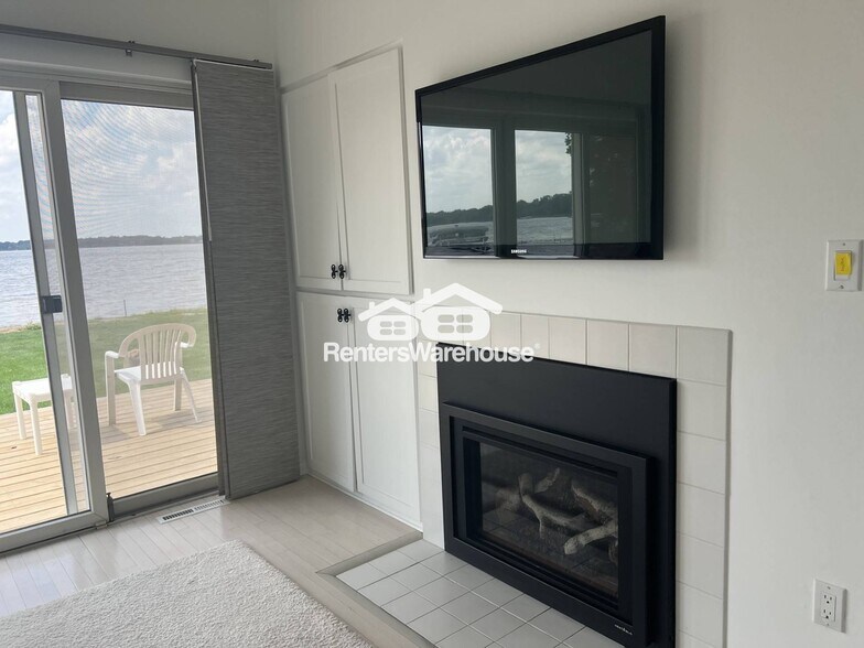 Building Photo - 21557 S Lake George Dr NW