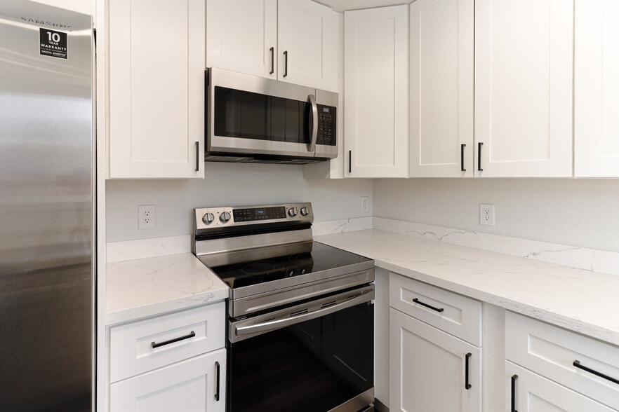 Building Photo - 8202 Mentra St