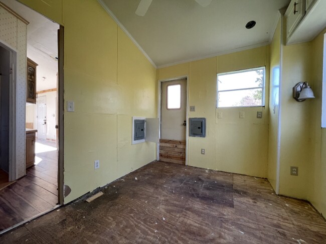 Building Photo - 119 Ray Cir