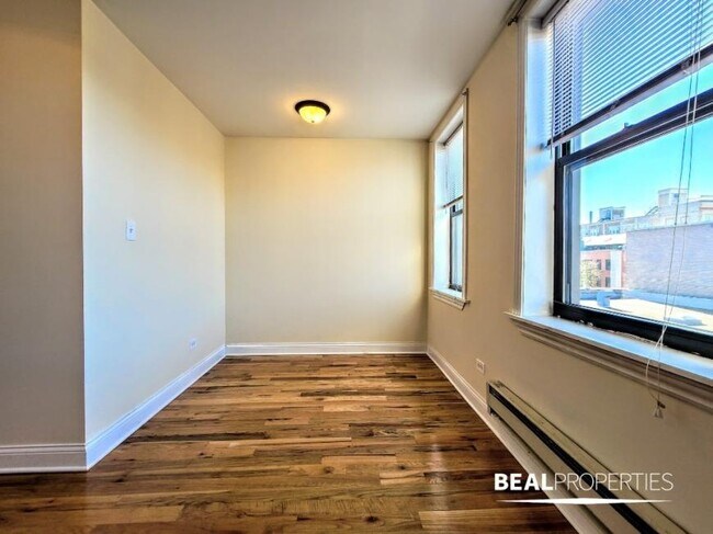 Building Photo - 0 bedroom in CHICAGO IL 60614