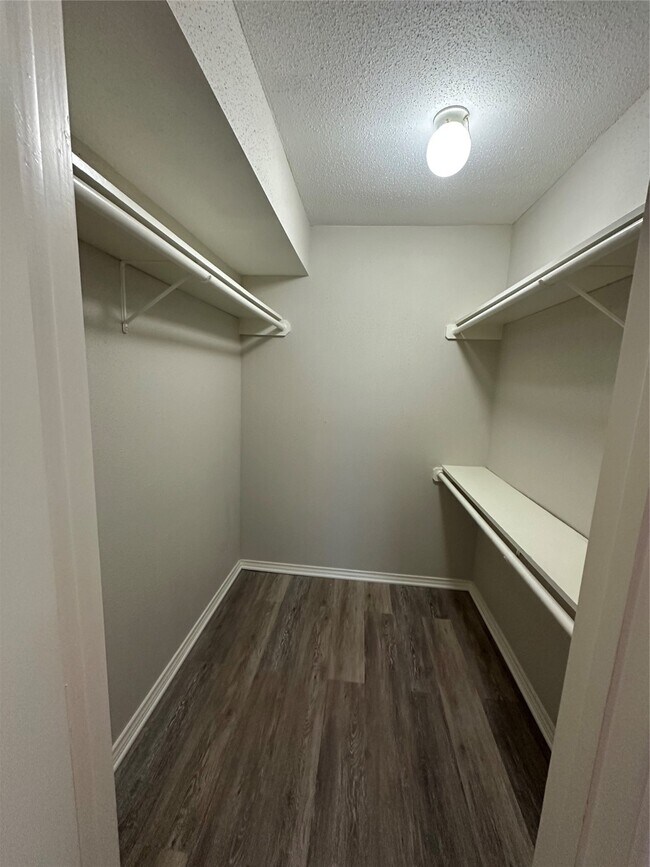 Building Photo - 6500 Sands Point Dr