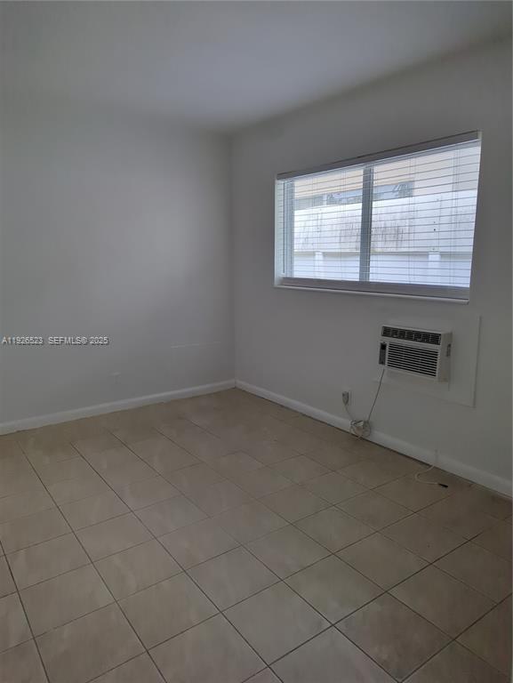 Building Photo - 1544 Arthur St