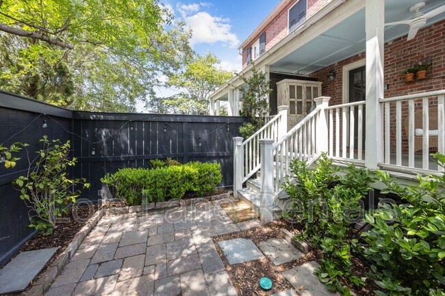 Building Photo - 55 Gadsden St