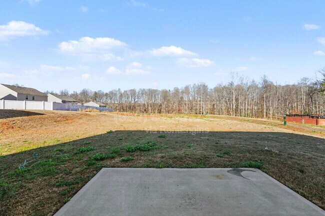 Building Photo - 7847 Whispering Strm Dr