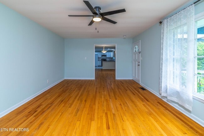 Building Photo - 201 Farlow Dr