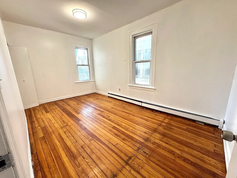 Building Photo - 130 Ridge St