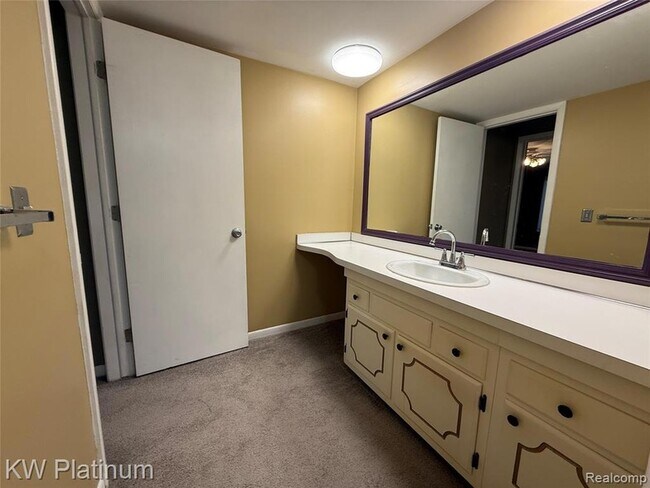 Building Photo - 16870 Edloytom Way