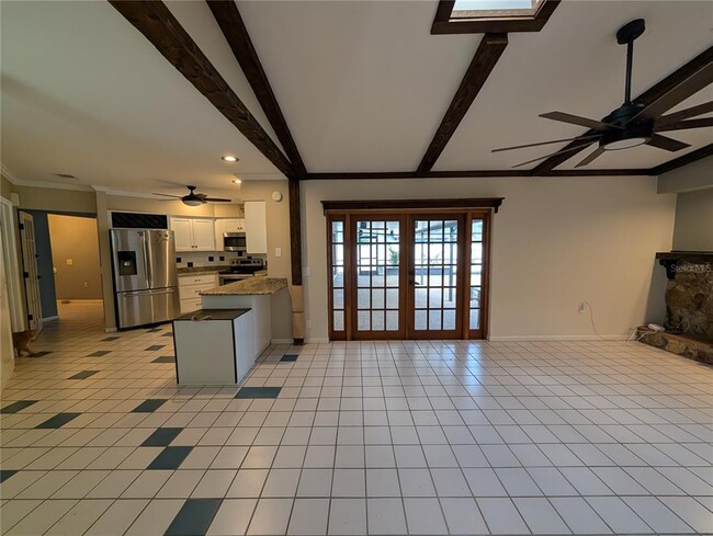 Building Photo - 1117 Lakemont Dr