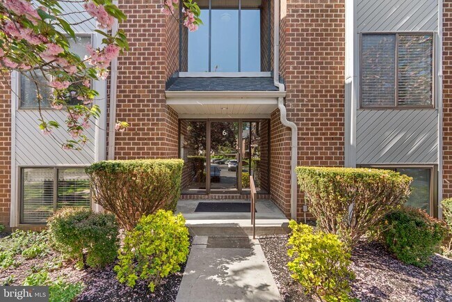 Building Photo - 6 Mullingar Ct