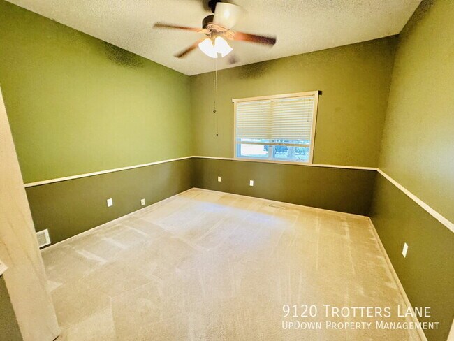 Building Photo - 9120 Trotters Ln