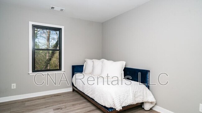 Building Photo - 870 Mitsy Ridge Dr