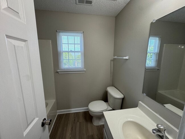 Building Photo - 635 Woodington Ln