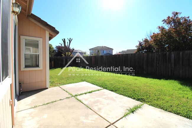 Building Photo - Nice Elk Grove 3bd/2ba Home with 2 Car Garage