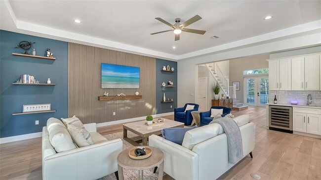Building Photo - 1537 Siesta Dr
