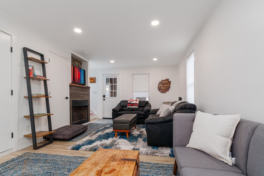 Primary Photo - 10904 NY-73 Scenic