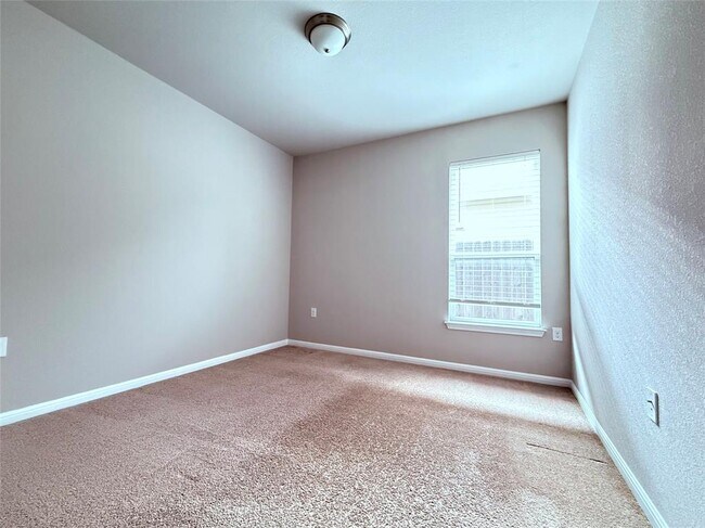 Building Photo - 805 Durness Dr
