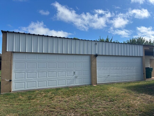 Building Photo - 1/1 Barndominium on One Gated Acre in Rura...