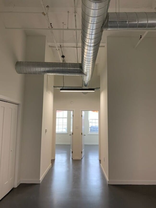 Building Photo - 1710 N 5th St